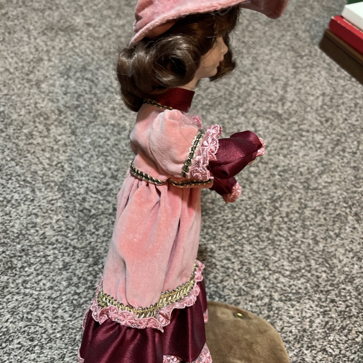 Sankyo CECILE Music Automata Doll French Girl Plays Fur Elise - AS