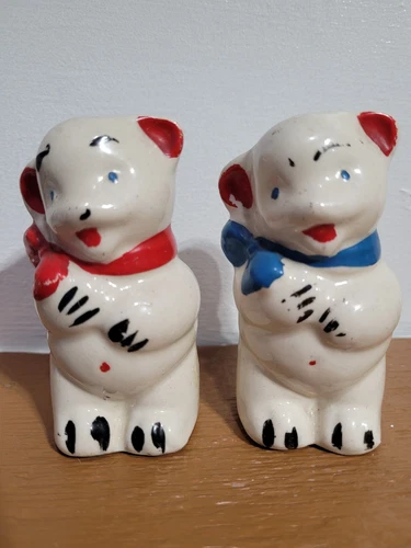 Shawnee Pottery White Bears in Bow Ties Salt & Pepper Shaker Set - Vintage