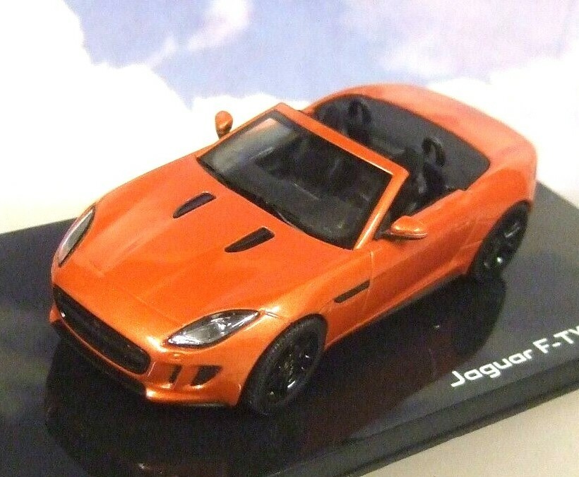IXO 1/43 DIECAST DEALER MODEL 2013 JAGUAR F-TYPE V8 S FIRESAND (METALLIC ORANGE)