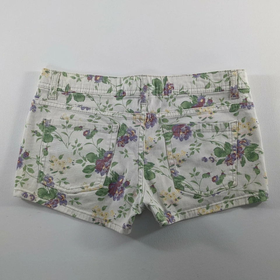Pantalones cortos de mezclilla Bullhead blancos florales para mujer talla 7 Foto 2 de 4