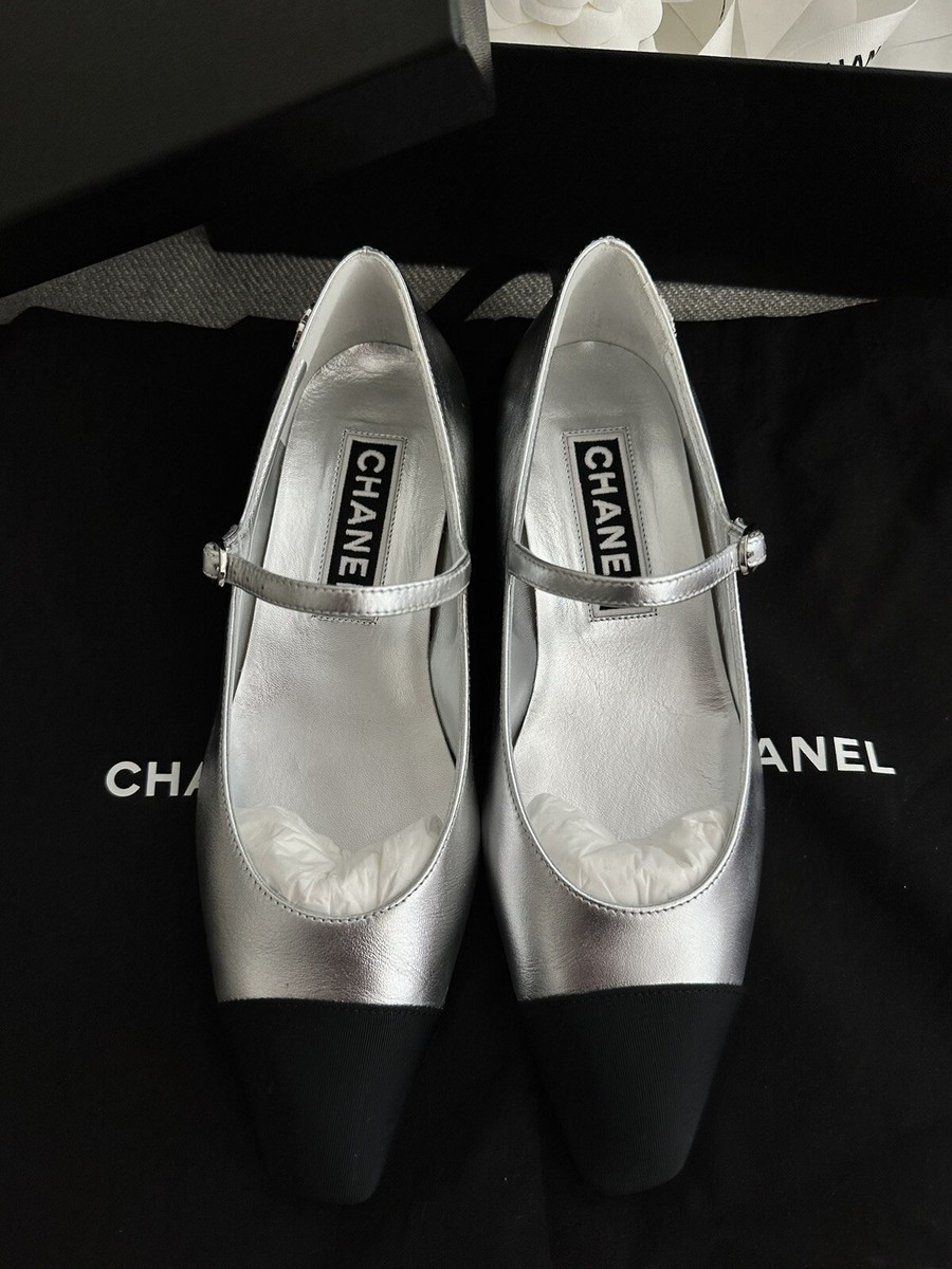 CHANEL パンプス　24cm Explore the CHANEL 24P Black Mary Jane Flats: HAP/TAQ Collection