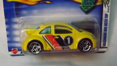 2002 Hotwheels Volkswagen New Beetle Cup # 33 of 42 Card # 045 1