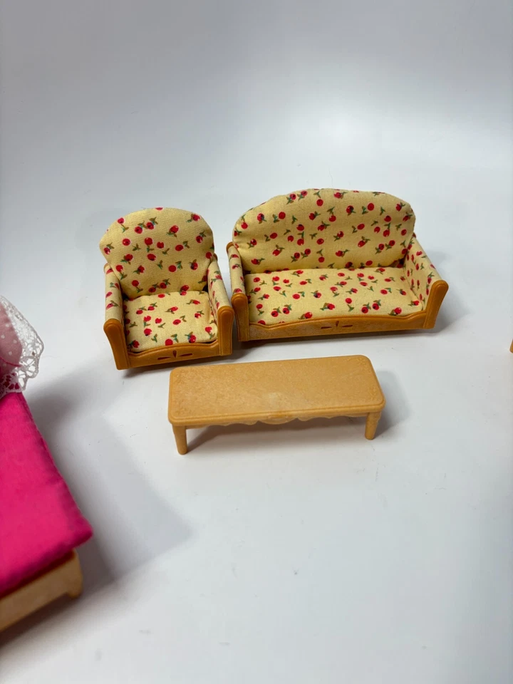 Calico Critters Lot of 8 Pieces Epoch Furniture Living Room/Bedroom/Kitchen - Image 2 of 4