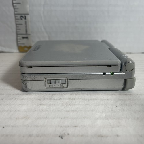 NINTENDO Game Boy Advance SP Silver System AGS-101 VTG Tested Works See Photos - Picture 8 of 22