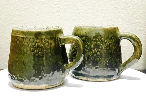 1980s Pair of Vintage Green White Speckled Stoneware Glazed Coffee Mugs Autumn