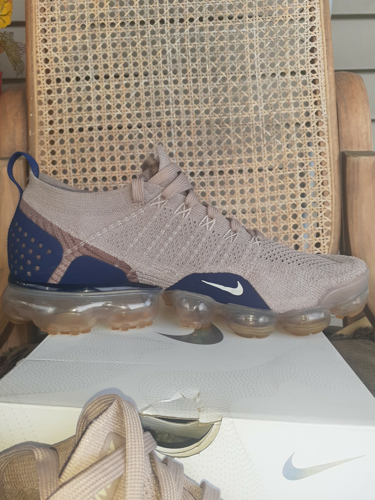 taupe vapormax