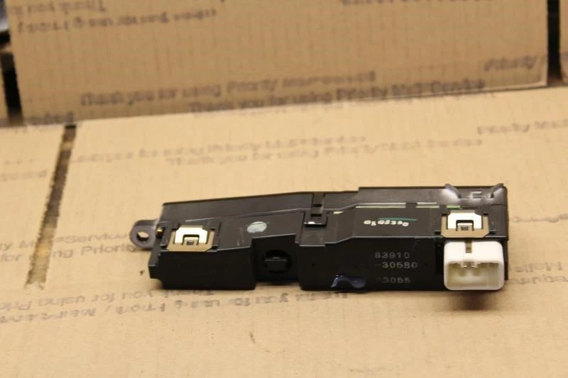 2001 2002 2003 2004 2005 LEXUS GS300 GS430 DASH CLOCK DISPLAY 83910-30580 - Image 2 of 4