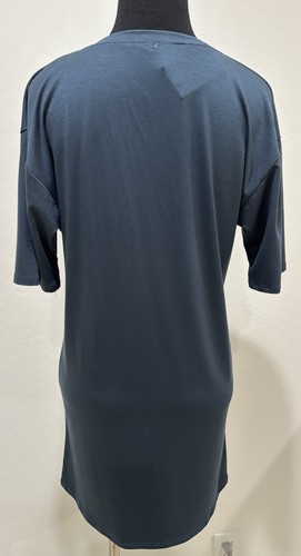 NWT GO COUTURE Deep V-Neck Boyfriend Tee Size Small in Skydiver - Picture 7 of 7