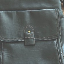 Vintage Relic black crossbody purse, pockets, quality hardware