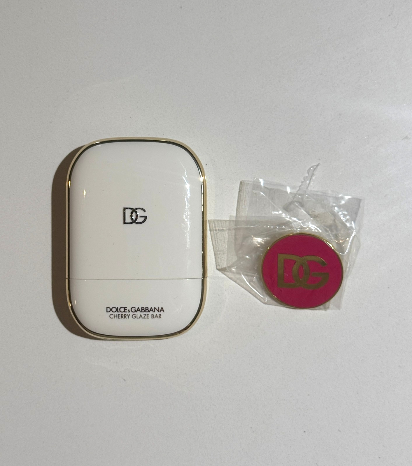 Dolce&Gabbana Cherry Glaze Bar 24H 02 Smitten Pink