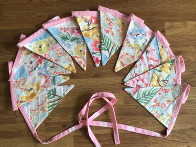 Patchwork Wimpelkette aus Cath Kidston Blumen & Punkte Stoffe 11 Flaggen 2-seitig