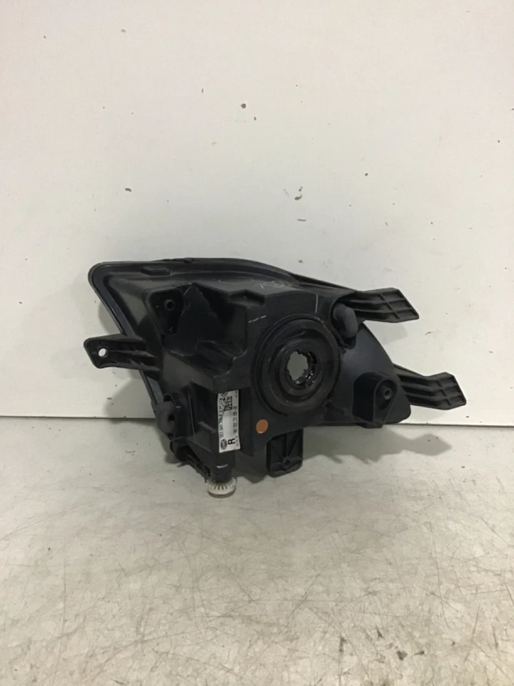 2015 2016 2017 2018 VOLKSWAGEN JETTA RH PASSENGER FOG LIGHT OEM A19R 16610 Foto 2 de 4