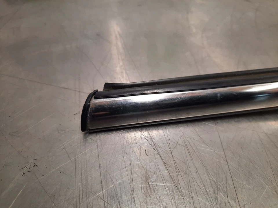 MINI Door Trim O/S Drivers Side R55 R56 R57 R58 R59 Chrome 51337146092 - Image 3 of 4