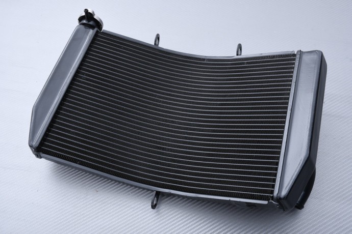 Radiateur eau HONDA CBR600FS pour réparer une fuite de liquide sur moto PC35FS 2001-2002