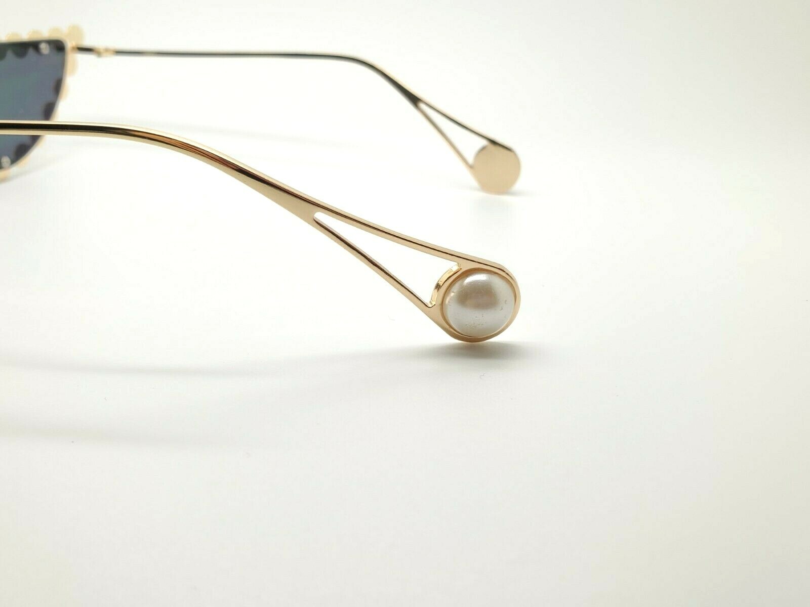 Rhinestone Cat Eye Frames Sunglasses - image 5