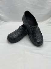 Crocs Clog Women’s Size 8 Floral Black Slip On Shoes 205385