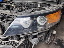 Kia Sorento Mk2 XM Passenger Side Headlight Good Working Condition