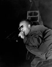 Rapper MC Hammer performs at the Kemper Arena in Kansas City Misso- Old Photo 1