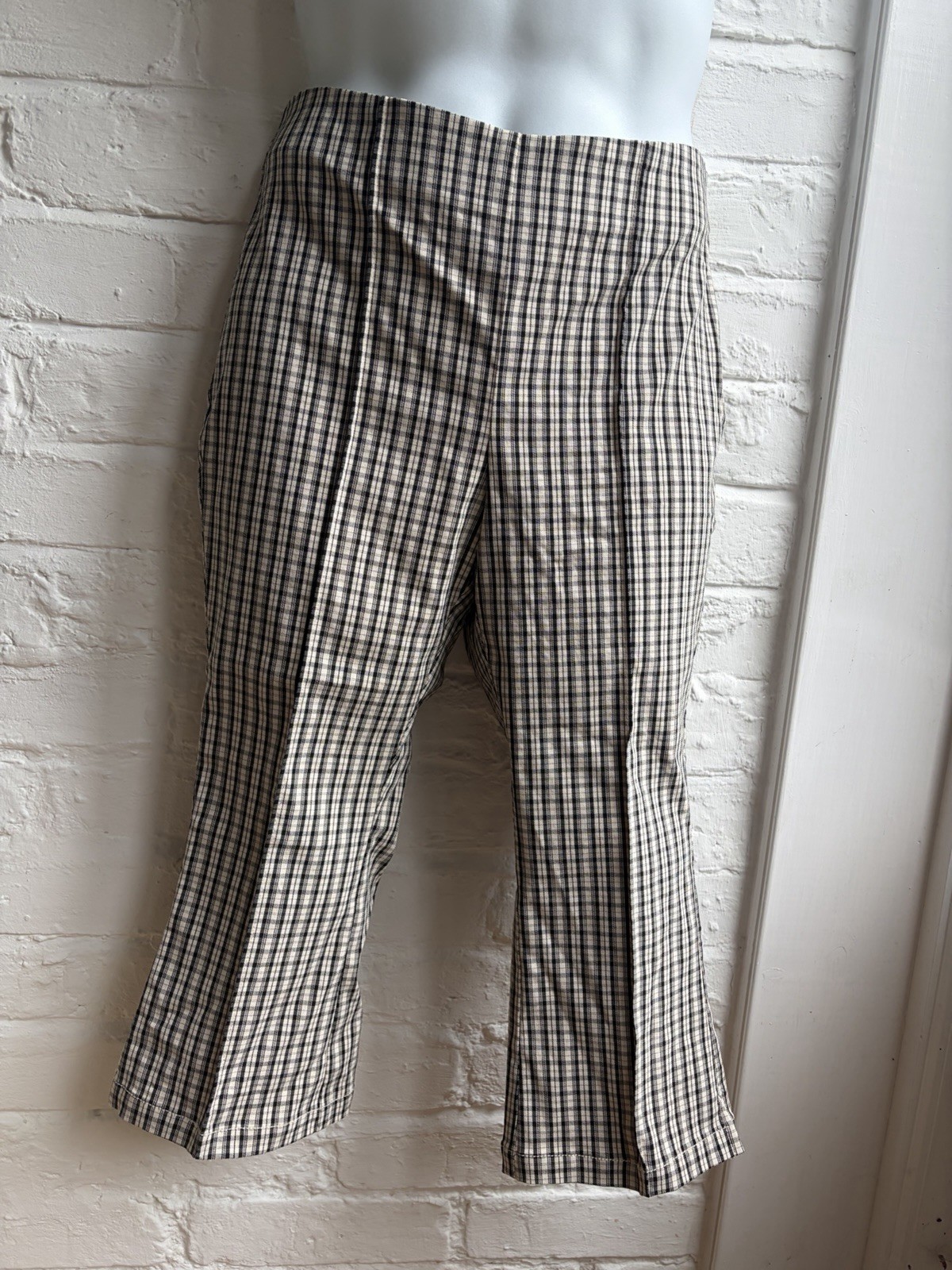 Urban Outfitter Check Capri Pants Size XL Black And White RRP £29
