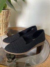 Sketchers Air Cooled Memory Foam Slip On Flats Size 5.5 Black Comfort