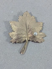 Vintage Signed Sarah Coventry Gold Maple Leaf Brooch Pin Pearl Golden Costume