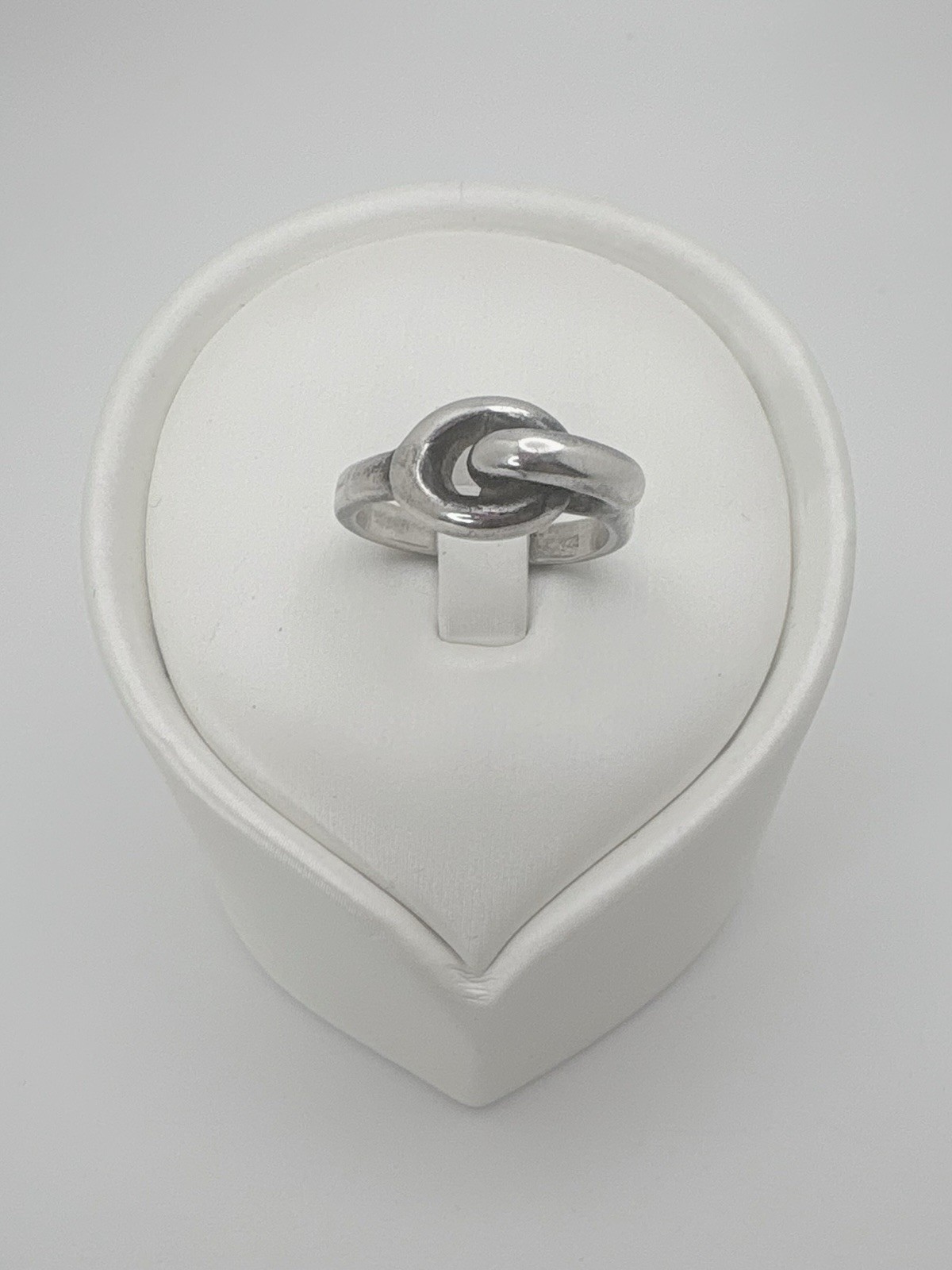 Vintage Solid Sterling Silver Knot Ring – Size 6 … - image 3