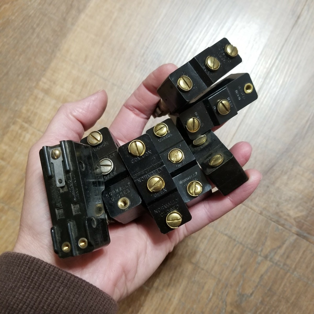 Lot of 7 Vintage Micro Switches Freeport IL Various Part #'s