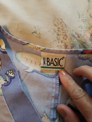 Simply Basic scrub top medium dogs cats Prrr - Picture 2 of 5
