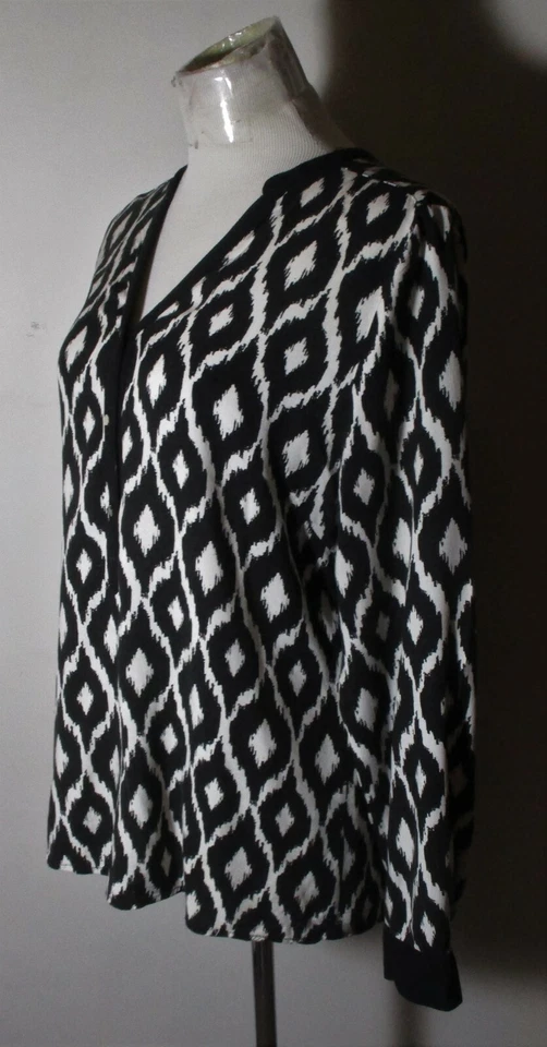 Top negro manga larga cuello en V violeta & claire talla L Foto 4 de 4