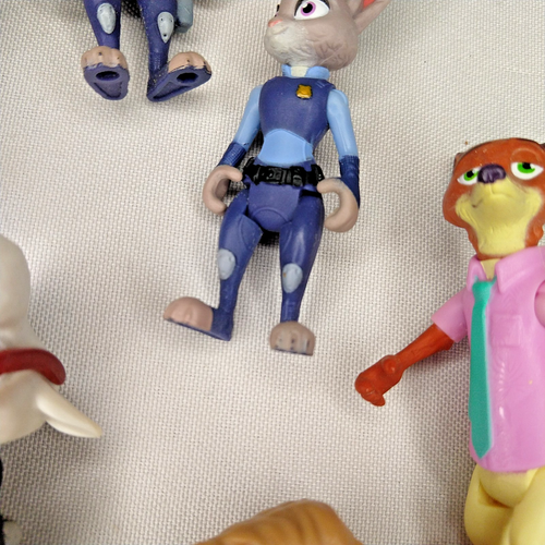 ZOOTOPIA Police Station Playset & 8 Figures Helicopter loose Great condition - Picture 4 of 13