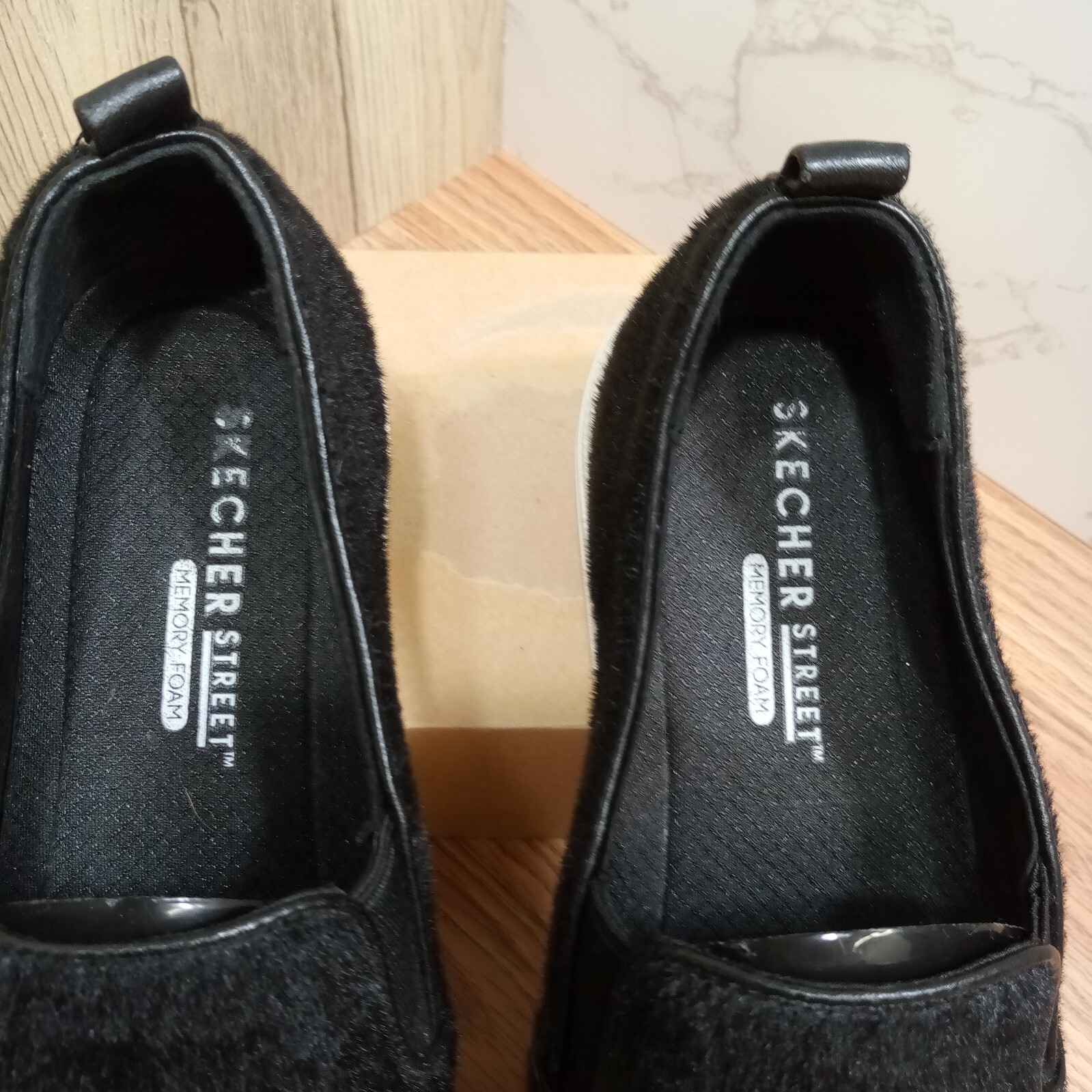 PONY Scarpe slip on Skechers Street donna taglia 7 5 EU 37 5 pelliccia sintetica nere capelli di cavallo