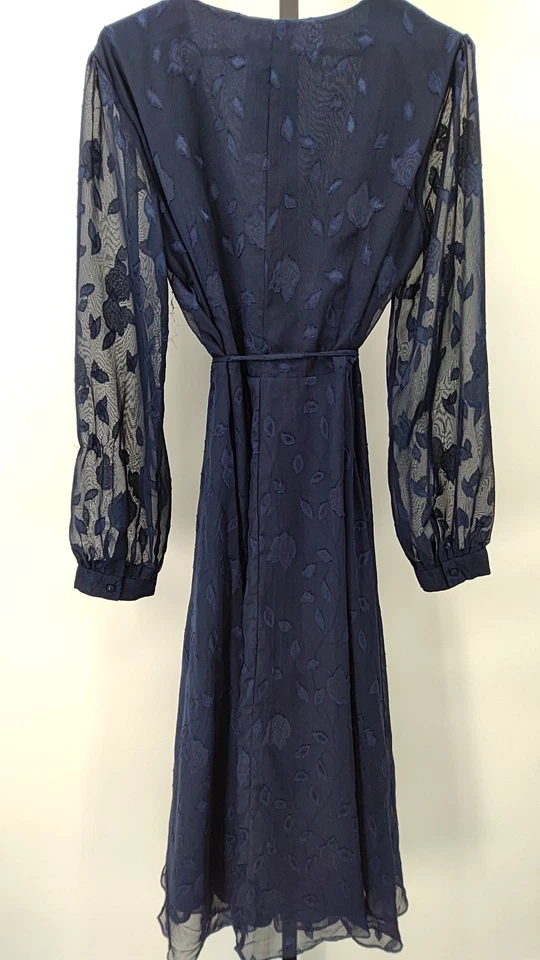 Vestido midi envolvente de jacquard floral azul marino de noche de elegancia XL Lulus para mujer Foto 2 de 2