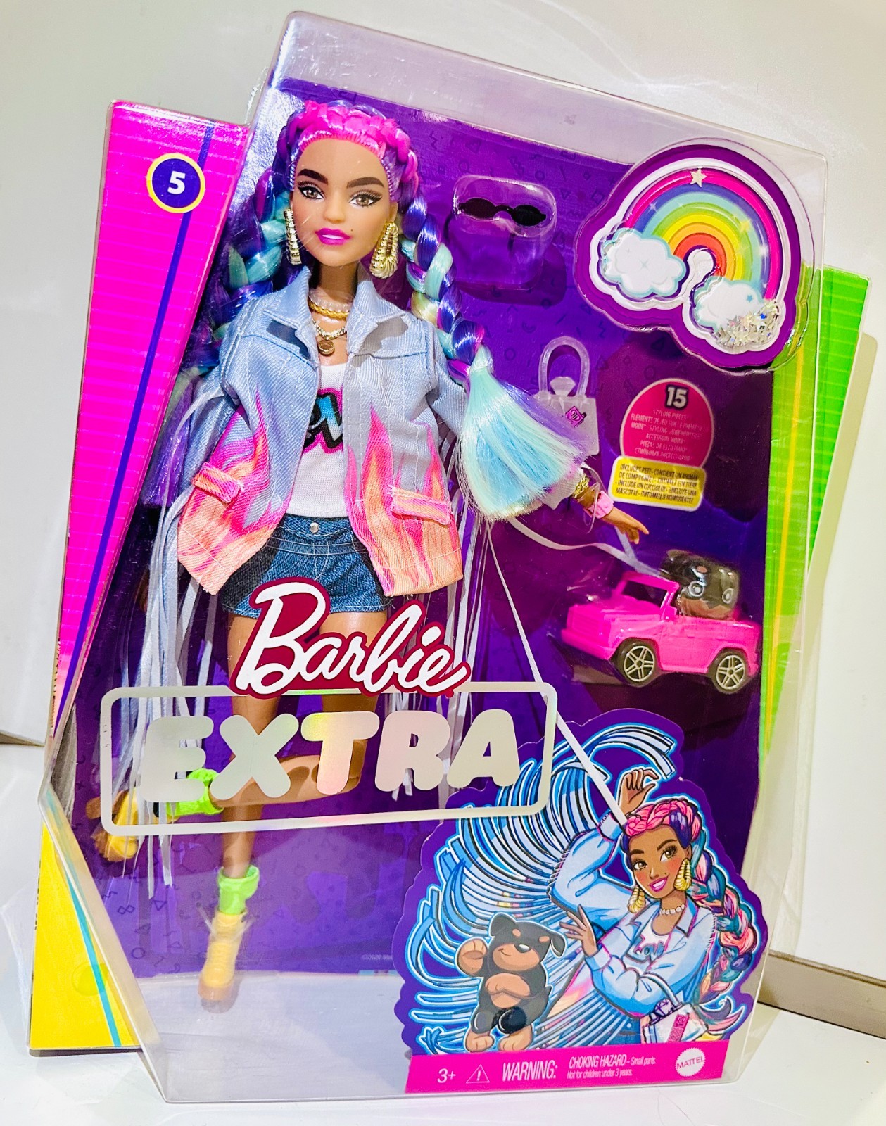 Barbie Extra 5 tresses arc-en-ciel poupée de collection articulée avec veste en jean et chiot