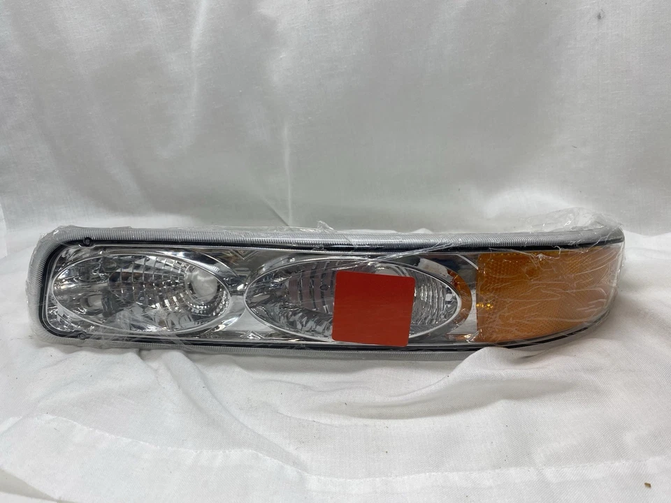 Park Signal Light Left Fits 99-02 Chevrolet Silverado & 00-06 Suburban Tahoe - Image 2 of 4