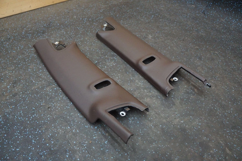 Conjunto 2 A acabamento de piller OEM 99155505905 Porsche 911 Turbo S Cabrio 991 2015 *Nota* - Imagem 2 de 4