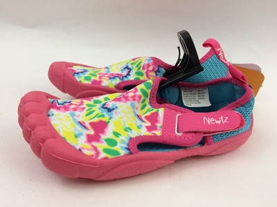 closed toe swim shoes