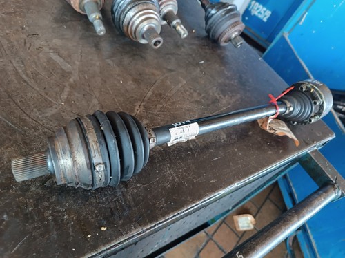 Antriebswelle hinten rechts Audi A3 8P Quattro VW Golf 5 R32 1K0501204A