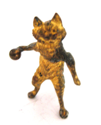 Original   Wiener   Bronce    Katze  mit Ball / Kugel