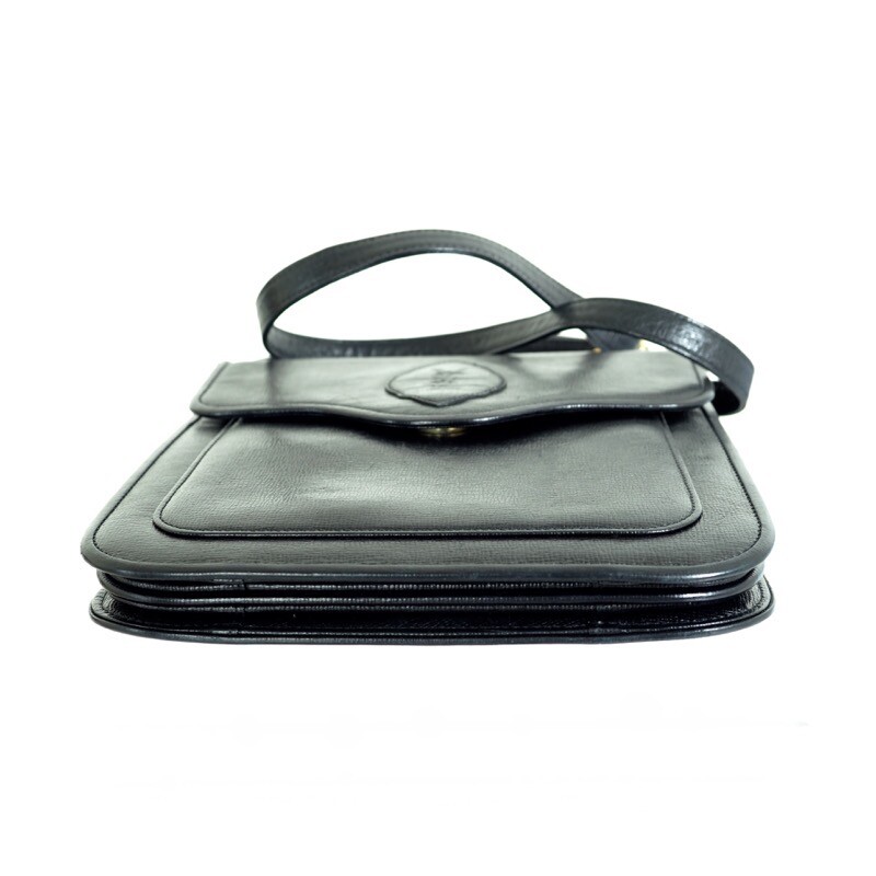 Borsa a tracolla vintage Yves Saint Laurent rara in pelle nera con patta YSL. NFV6509