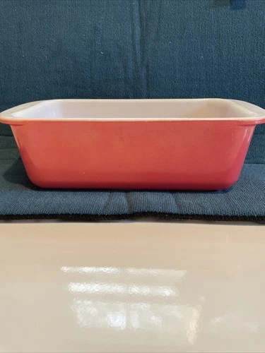 Vintage Pyrex Flamingo Pink Loaf Pan Bread Pan 213 Pink 1.5 Qt Made in USA