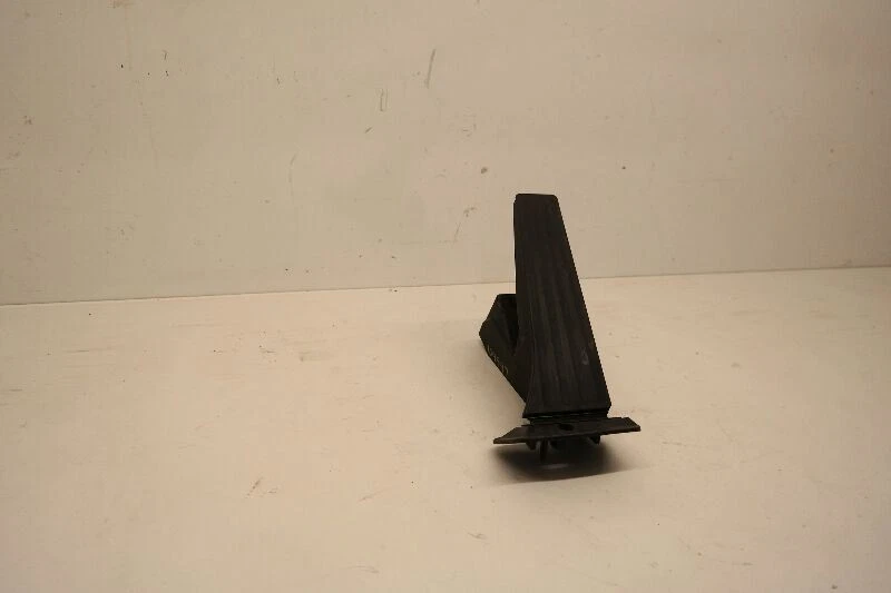 2010  BMW 750LI ACCELERATOR GAS PEDAL  - Image 3 of 4