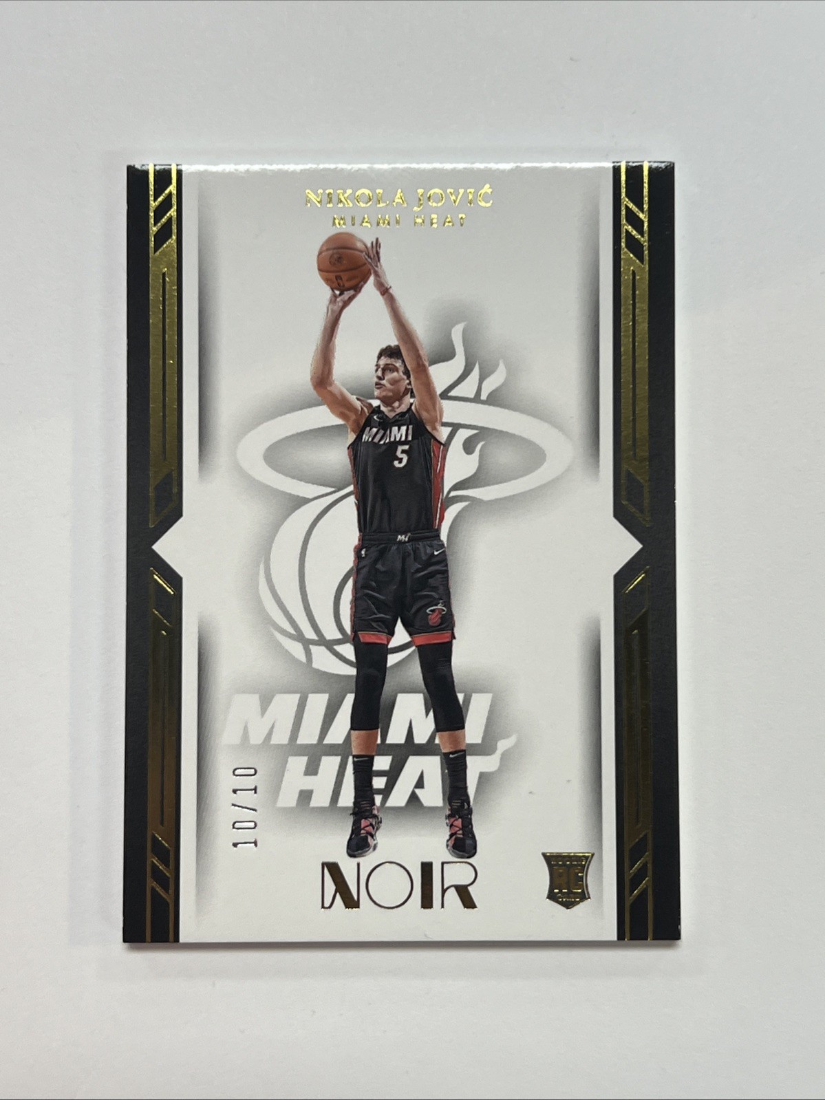Nikola Jovic 2022-23 Panini Noir Rookies Association Edition Gold /10 SH
