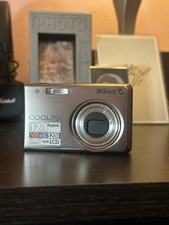 Nikon COOLPIX S700 12.1MP Digital Camera - Silver