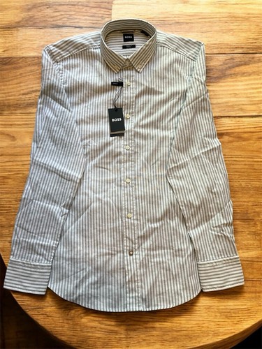 Camicia elegante Hugo Boss in misto elasticizzato nuova con etichetta. Taglia M (piccole macchie). - Foto 7 di 8
