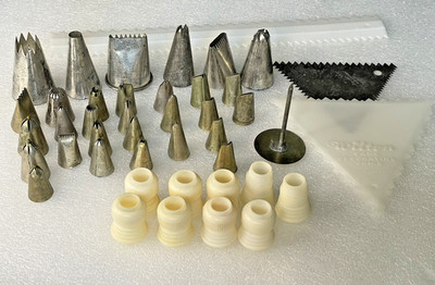 VTG Lot  Ateco & Wilton Cake Decorating Frosting Icing Tips, Ruler & Spreaders