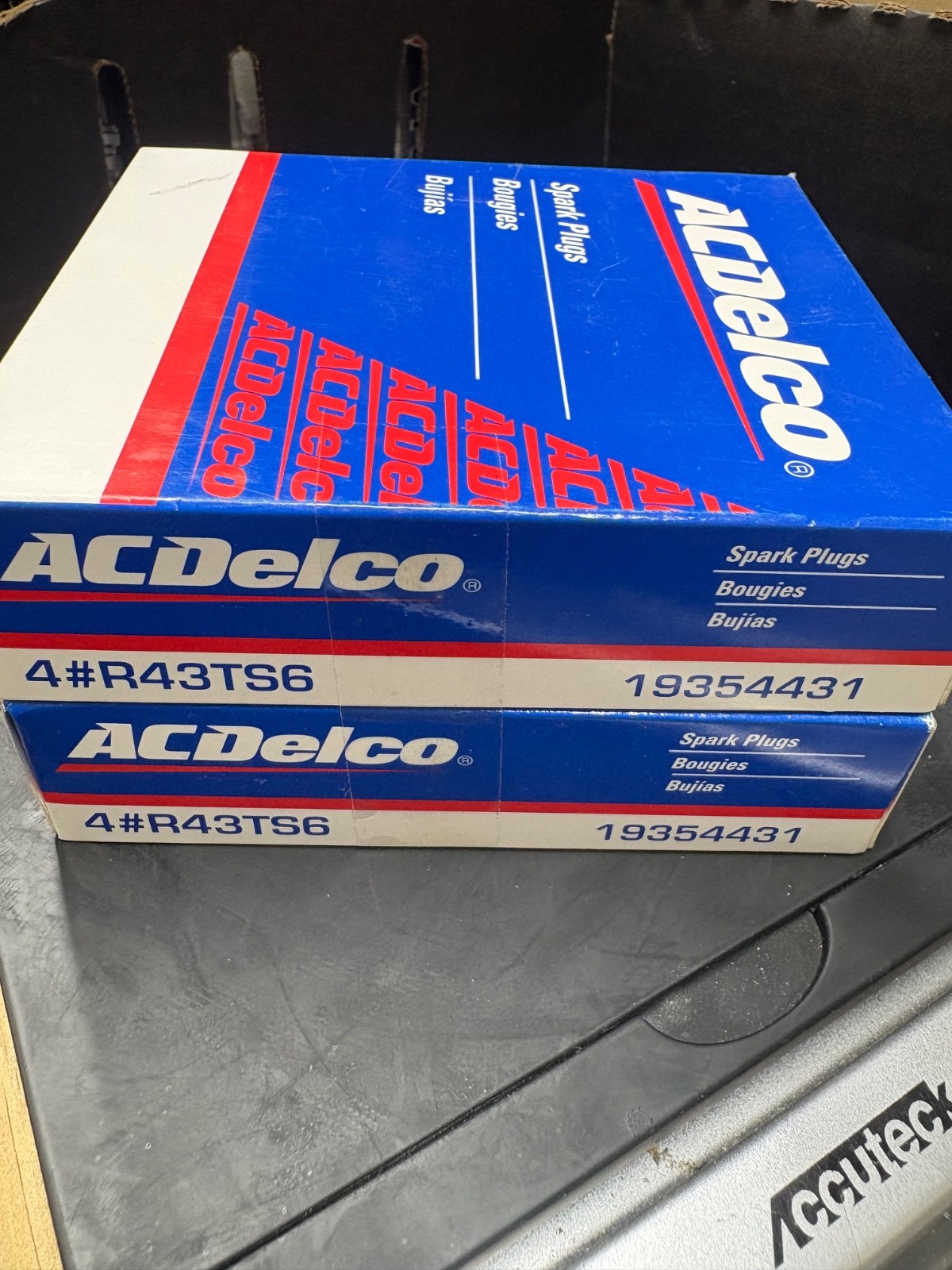 Genuine ACDelco R43TS6 19354431 Spark Plugs Pack of 8 Plugs Bujias New 8 Pack 