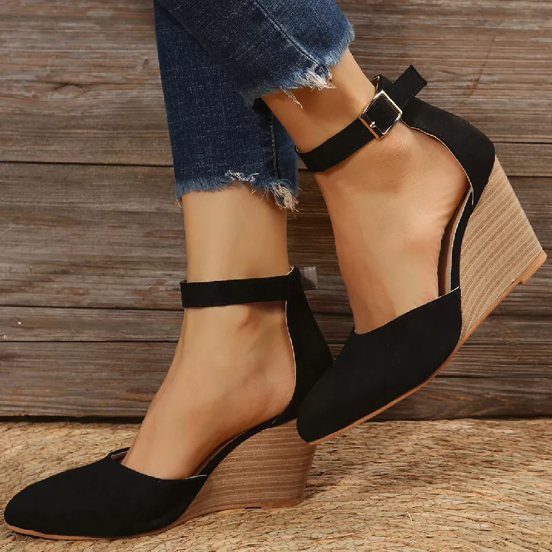 Wedge pointed top toe pump