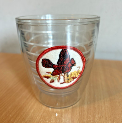 Vintage Tervis rot Kardinal bestickt Patch Kunststoff Getränke Becher Glas 11 cm