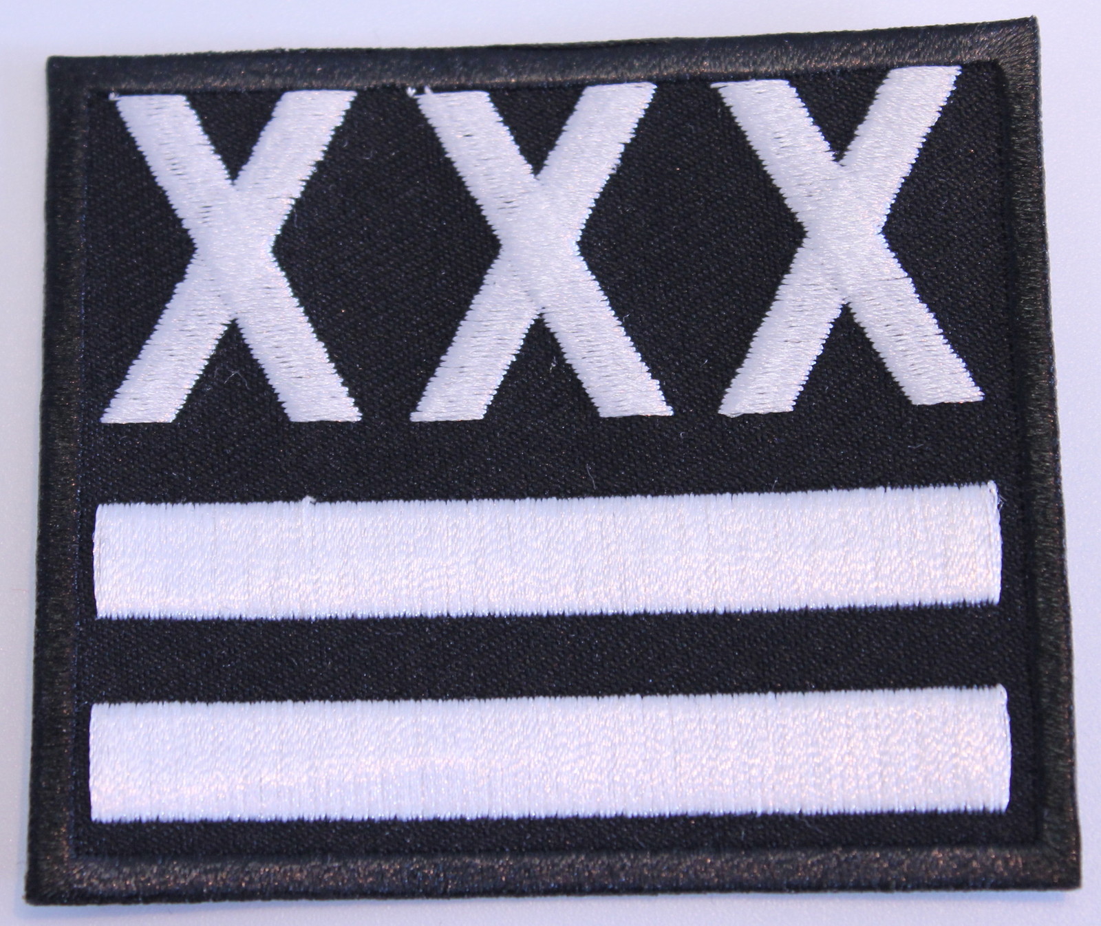 STRAIGHT EDGE TRIPLE X PATCH 7,5 cm