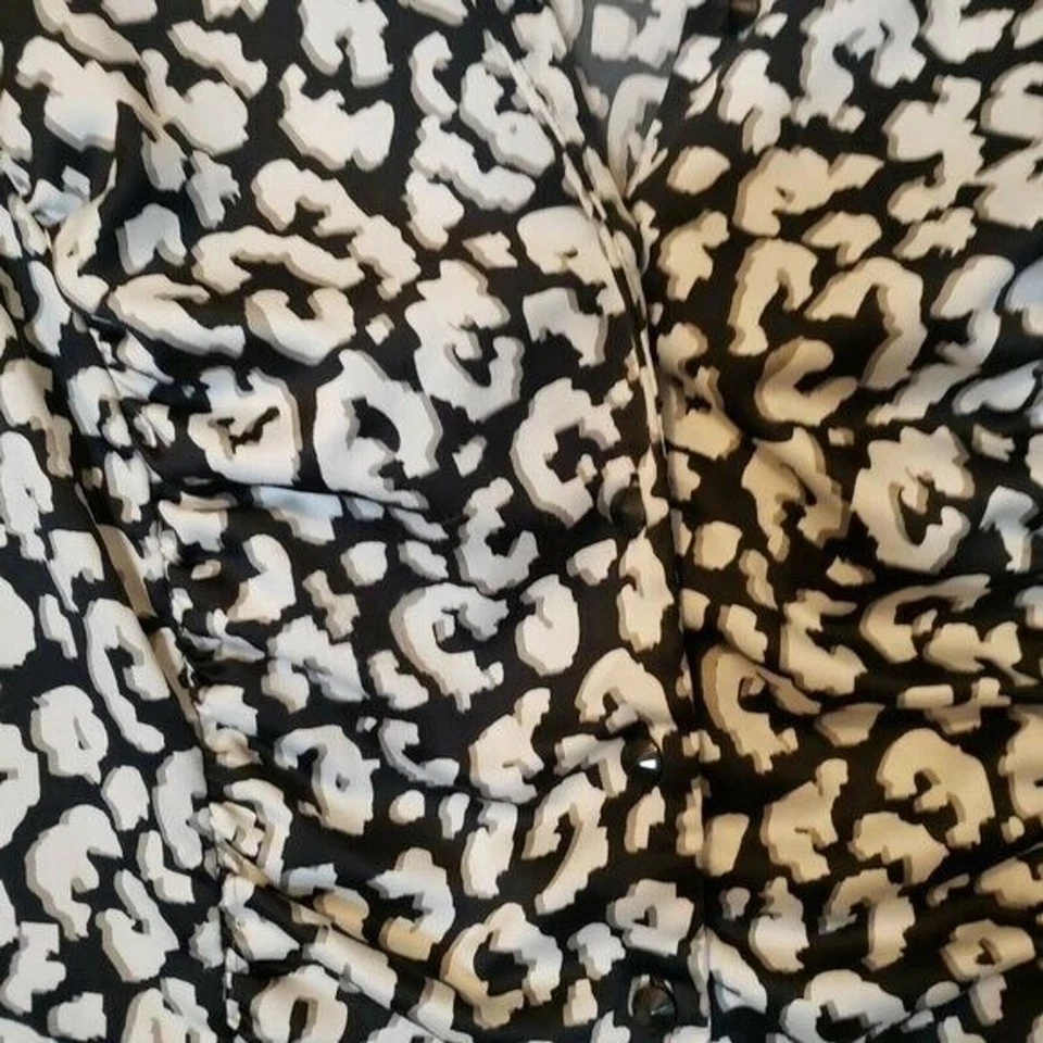 Blusa geométrica manga corta Mix It para mujer talla S negra blanca Foto 4 de 4